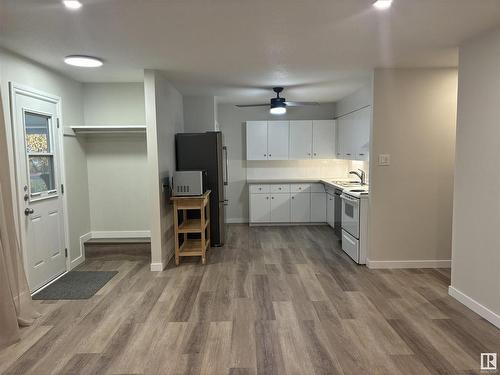 5024 45 St, Drayton Valley, AB - Indoor Photo Showing Kitchen