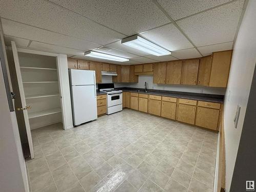 5024 45 St, Drayton Valley, AB - Indoor