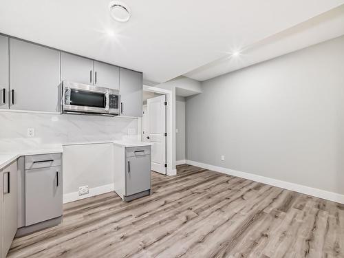 12110 123 Street, Edmonton, AB - Indoor Photo Showing Kitchen