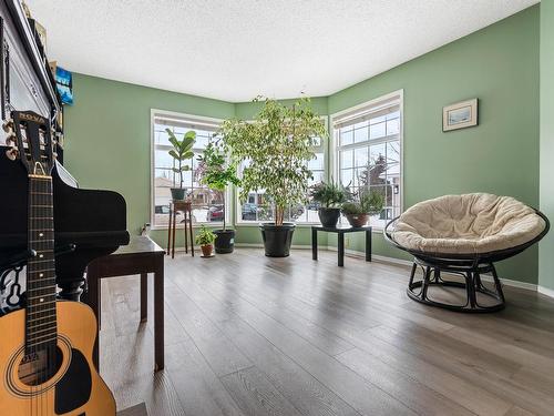 #179 St. Andrews Drive, Stony Plain, AB - Indoor Photo Showing Kitchen