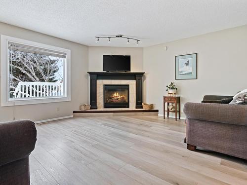 #179 St. Andrews Drive, Stony Plain, AB - Indoor Photo Showing Bedroom