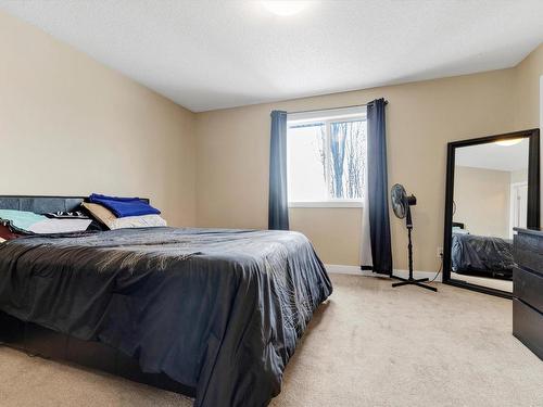 9057 Scott Crescent, Edmonton, AB - Indoor Photo Showing Bedroom