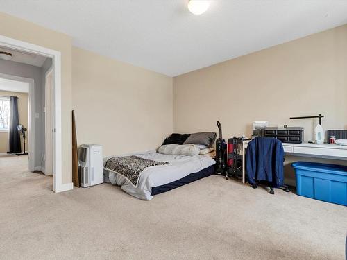 9057 Scott Crescent, Edmonton, AB - Indoor Photo Showing Bedroom