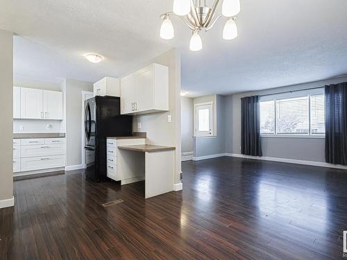 21 Lundy Park Road, Stony Plain, AB - Indoor Photo Showing Kitchen