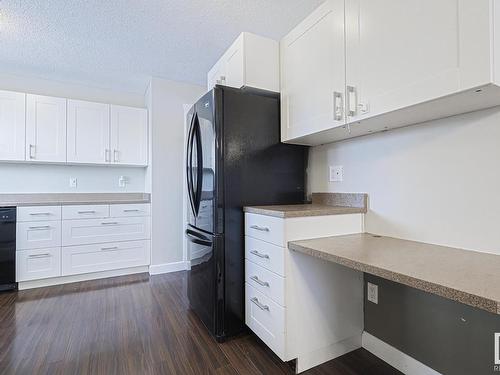 21 Lundy Park Road, Stony Plain, AB - Indoor Photo Showing Kitchen