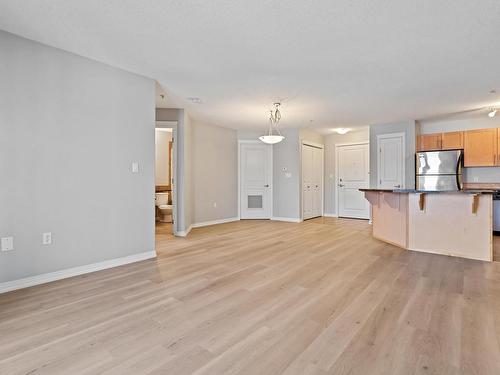 201 300 Spruce Ridge Road, Spruce Grove, AB - Indoor Photo Showing Kitchen