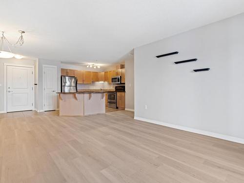 201 300 Spruce Ridge Road, Spruce Grove, AB - Indoor Photo Showing Kitchen