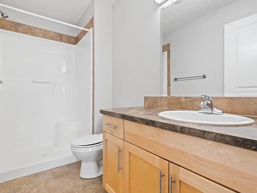 201 300 Spruce Ridge Road, Spruce Grove, AB - Indoor Photo Showing Bathroom