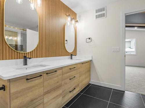 25 Ashbury Crescent, Spruce Grove, AB - Indoor Photo Showing Bathroom