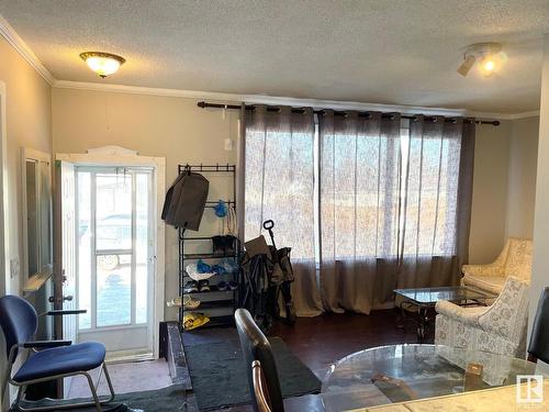 5119 Fourier Drive, Calgary, AB - Indoor Photo Showing Living Room