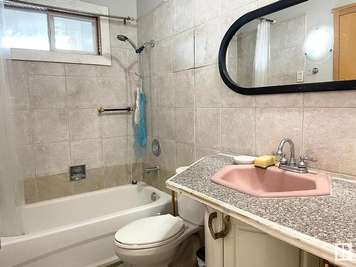 5119 Fourier Drive, Calgary, AB - Indoor Photo Showing Bathroom