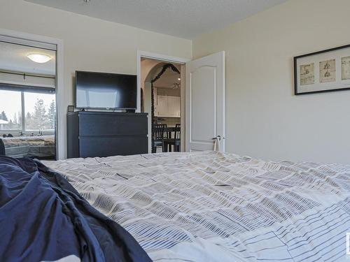 409 261 Youville Drive E, Edmonton, AB - Indoor Photo Showing Bedroom