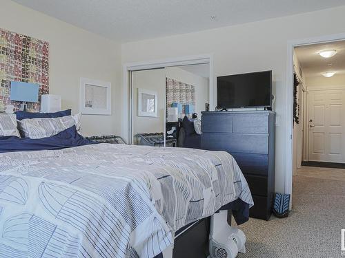 409 261 Youville Drive E, Edmonton, AB - Indoor Photo Showing Bedroom