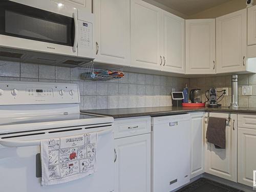 409 261 Youville Drive E, Edmonton, AB - Indoor Photo Showing Kitchen