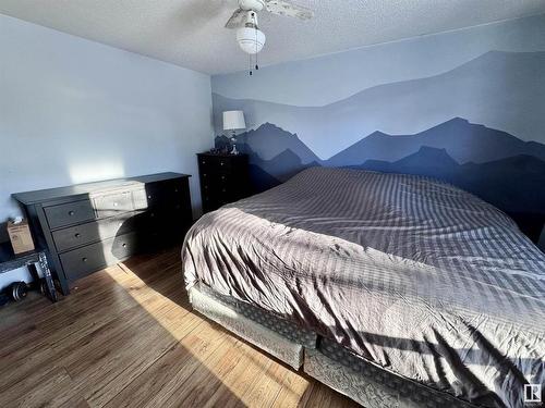 5201 45B Avenue, Vegreville, AB - Indoor Photo Showing Bedroom