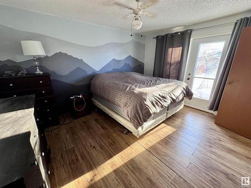 5201 45B Avenue, Vegreville, AB - Indoor Photo Showing Bedroom