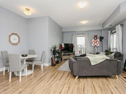 1203 9819 104 Street, Edmonton, AB - Indoor Photo Showing Living Room