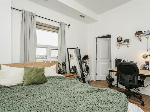 1203 9819 104 Street, Edmonton, AB - Indoor Photo Showing Bedroom