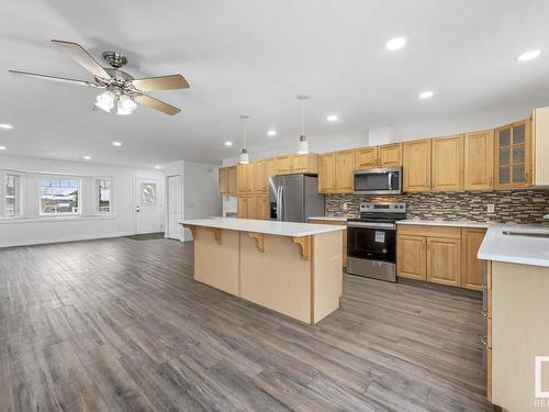 5906 Meadow Way, Cold Lake, AB - Indoor Photo Showing Kitchen With Upgraded Kitchen