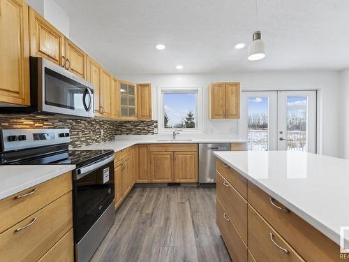 5906 Meadow Way, Cold Lake, AB - Indoor Photo Showing Kitchen With Upgraded Kitchen