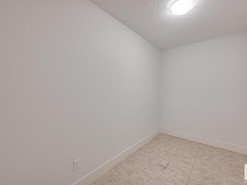 36 2003 Rabbit Hill Road, Edmonton, AB - Indoor Photo Showing Other Room