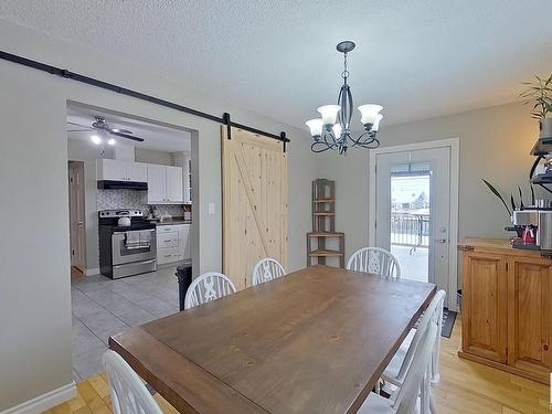 10512 104 Street, Westlock, AB - Indoor Photo Showing Dining Room