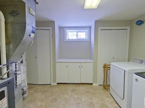 10512 104 Street, Westlock, AB - Indoor Photo Showing Laundry Room