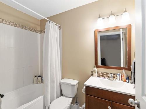 10146 159 Street, Edmonton, AB - Indoor Photo Showing Bathroom