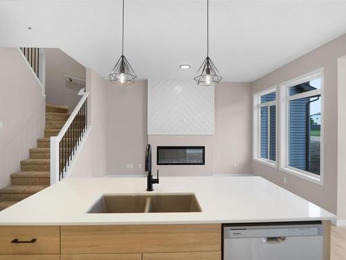 4826 170A Avenue, Edmonton, AB - Indoor Photo Showing Kitchen