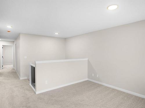 4826 170A Avenue, Edmonton, AB - Indoor Photo Showing Other Room