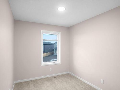 4826 170A Avenue, Edmonton, AB - Indoor Photo Showing Other Room