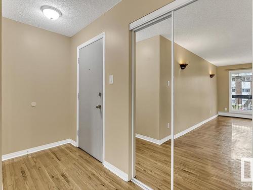 11217 103 Avenue, Edmonton, AB - Indoor Photo Showing Other Room