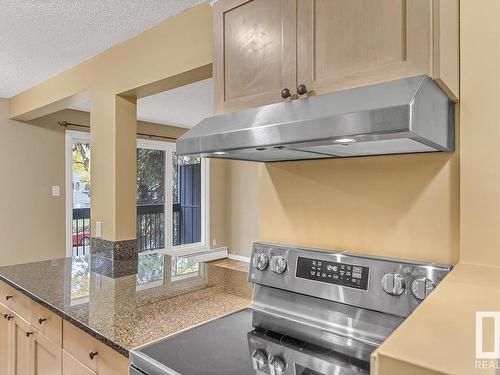 11217 103 Avenue, Edmonton, AB - Indoor Photo Showing Kitchen