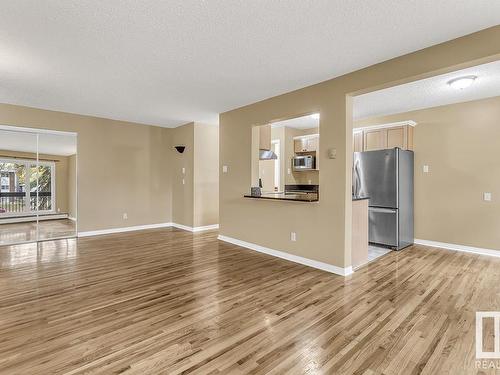 11217 103 Avenue, Edmonton, AB - Indoor