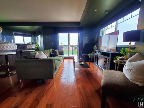 414 6925 199 Street Nw, Edmonton, AB - Indoor Photo Showing Living Room