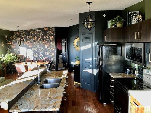 414 6925 199 Street Nw, Edmonton, AB - Indoor Photo Showing Kitchen With Double Sink