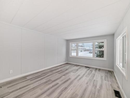 4712 51 Avenue, Wabamun, AB - Indoor Photo Showing Other Room