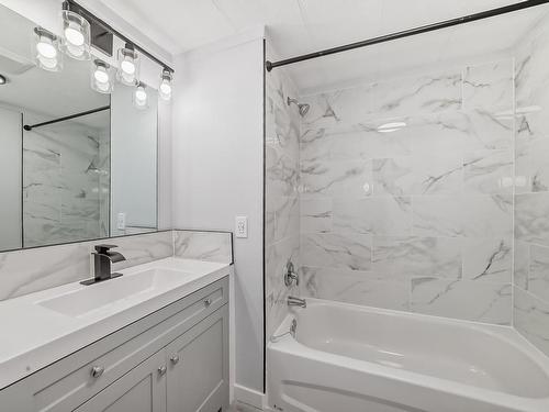 4712 51 Avenue, Wabamun, AB - Indoor Photo Showing Bathroom