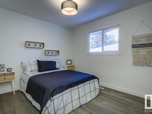 8233 154 Street, Edmonton, AB - Indoor Photo Showing Bedroom