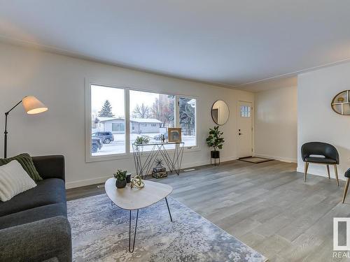 8233 154 Street, Edmonton, AB - Indoor Photo Showing Living Room