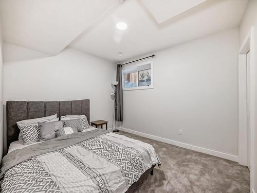 1215 Eaton Lane, Edmonton, AB - Indoor Photo Showing Bedroom