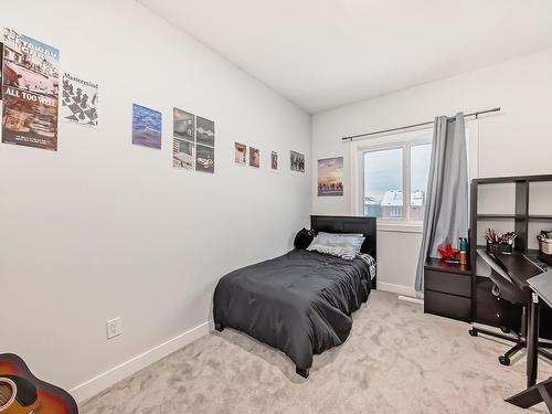 1215 Eaton Lane, Edmonton, AB - Indoor Photo Showing Bedroom