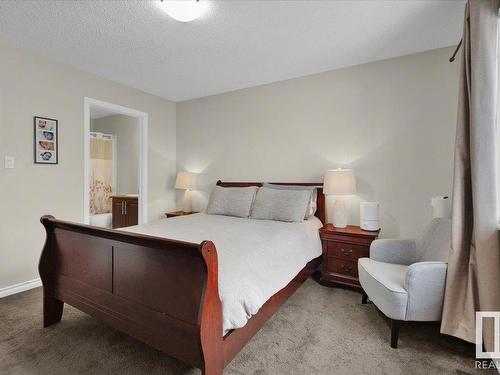 1396 Watt Dr, Edmonton, AB - Indoor Photo Showing Bedroom