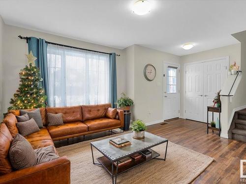 1396 Watt Dr, Edmonton, AB - Indoor Photo Showing Living Room