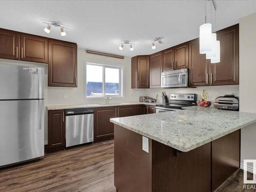 1396 Watt Dr, Edmonton, AB - Indoor Photo Showing Kitchen With Upgraded Kitchen