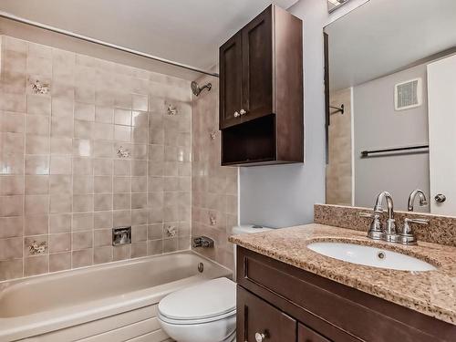 18 10160 119 Street Nw, Edmonton, AB - Indoor Photo Showing Bathroom