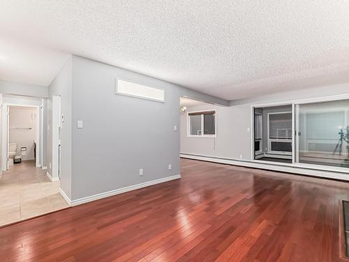 18 10160 119 Street Nw, Edmonton, AB - Indoor Photo Showing Other Room