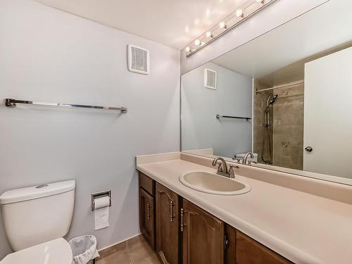 18 10160 119 Street Nw, Edmonton, AB - Indoor Photo Showing Bathroom