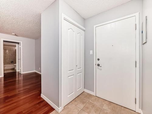 18 10160 119 Street Nw, Edmonton, AB - Indoor Photo Showing Other Room