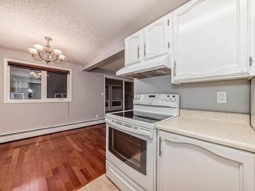 18 10160 119 Street Nw, Edmonton, AB - Indoor Photo Showing Kitchen